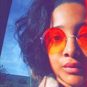 Meet your Posher, Dominique